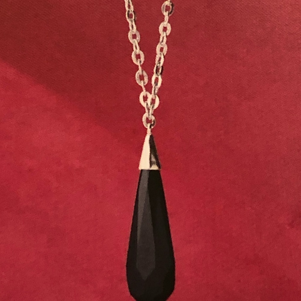 Silver Layered Chain Necklace with Black Teardrop Pendant - Picture 4 of 9
